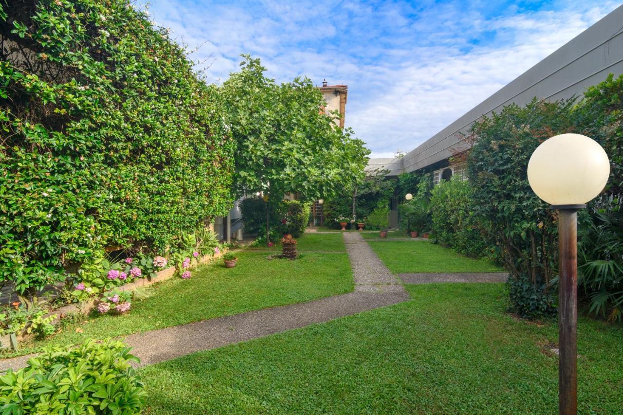 Hotel Poseidon Marina di Pietrasanta Dış mekan fotoğraf
