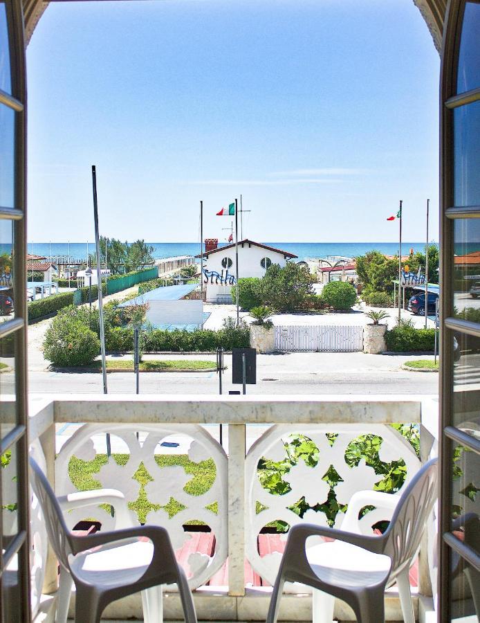 Hotel Poseidon Marina di Pietrasanta Dış mekan fotoğraf